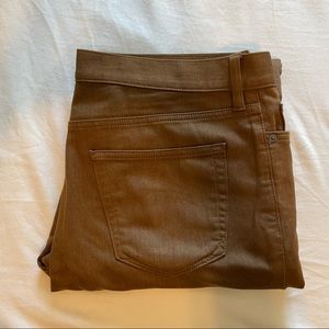 Mens Banana Republic Traveler Chino in Slim, 35x32